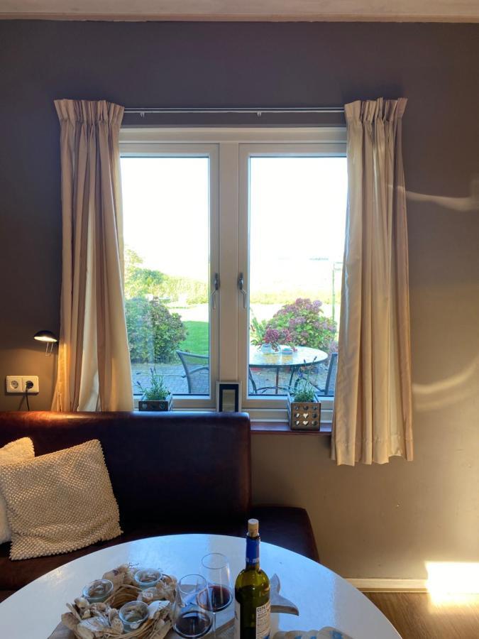 T Huuske Tuinappartement Met Fantastisch Uitzicht, Nabij Zee Zonnemaire Exterior photo