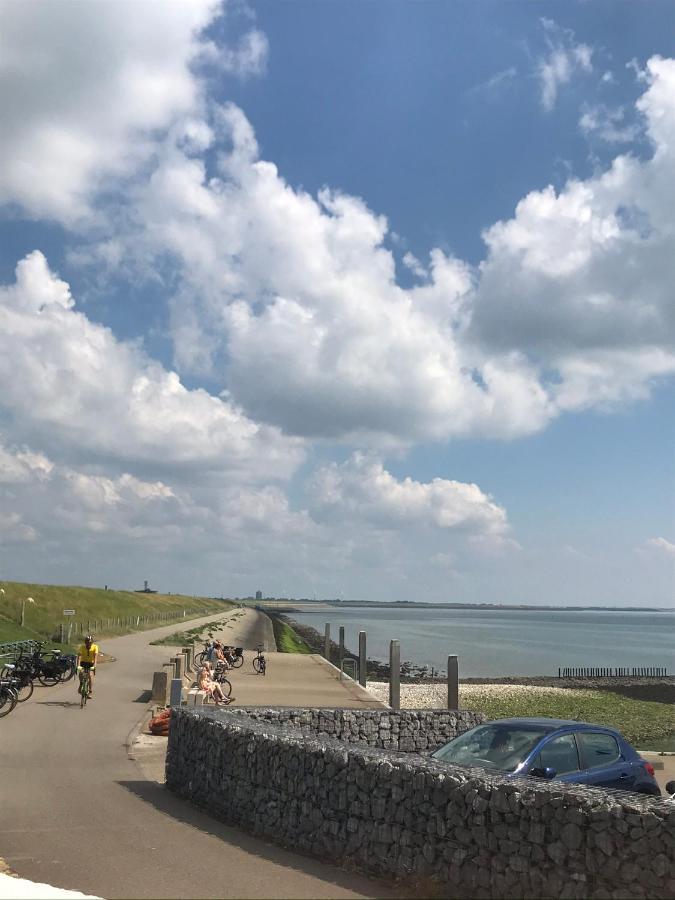 T Huuske Tuinappartement Met Fantastisch Uitzicht, Nabij Zee Zonnemaire Exterior photo